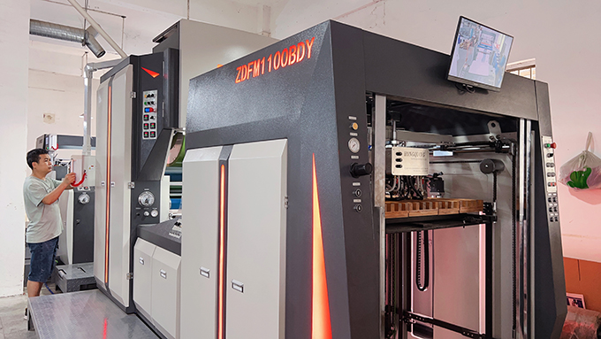 鸿强.jpg
